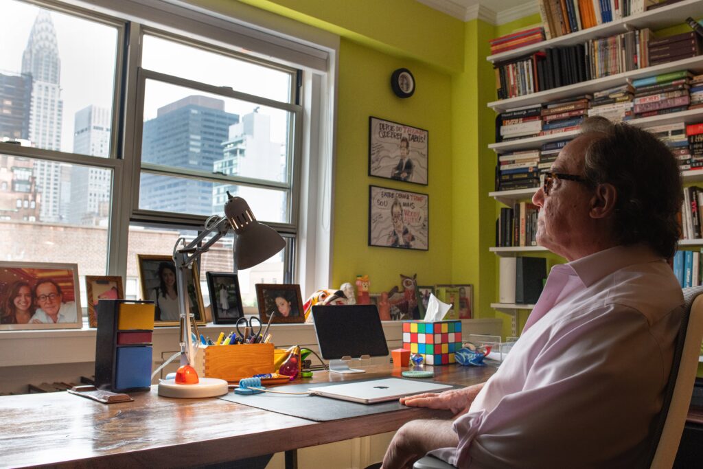 Mark Lilla, tras la entrevista, en el despacho de su apartamento en Nueva York, el pasado 26 de junio.