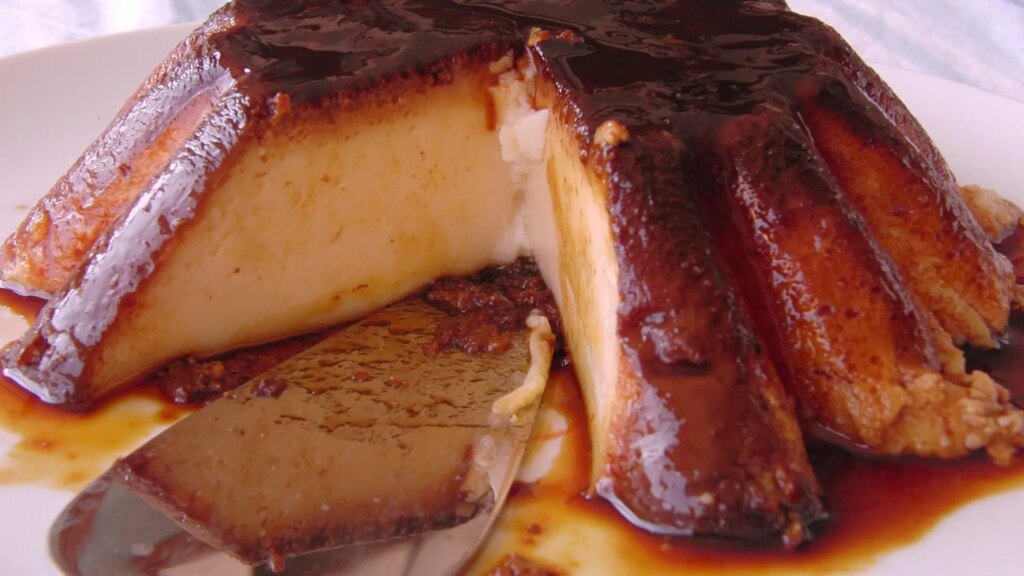 Más allá del clásico: 4 recetas baratas y diferentes para hacer un flan delicioso este verano
