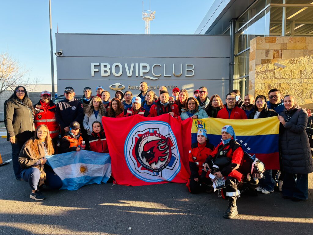 Más de 100 rescatistas argentinos y médicos venezolanos parten de Buenos Aires rumbo a Venezuela para apoyar en la emergencia tras los terremotos – AlbertoNews