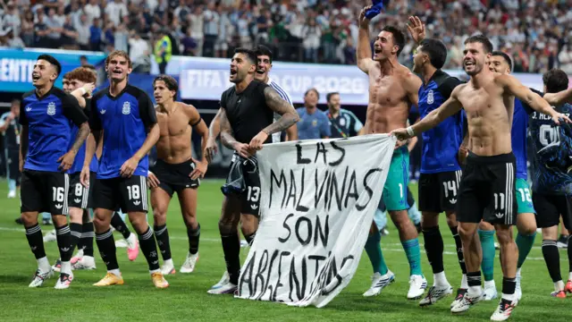 Milei respalda mensaje de la selección argentina sobre las Malvinas