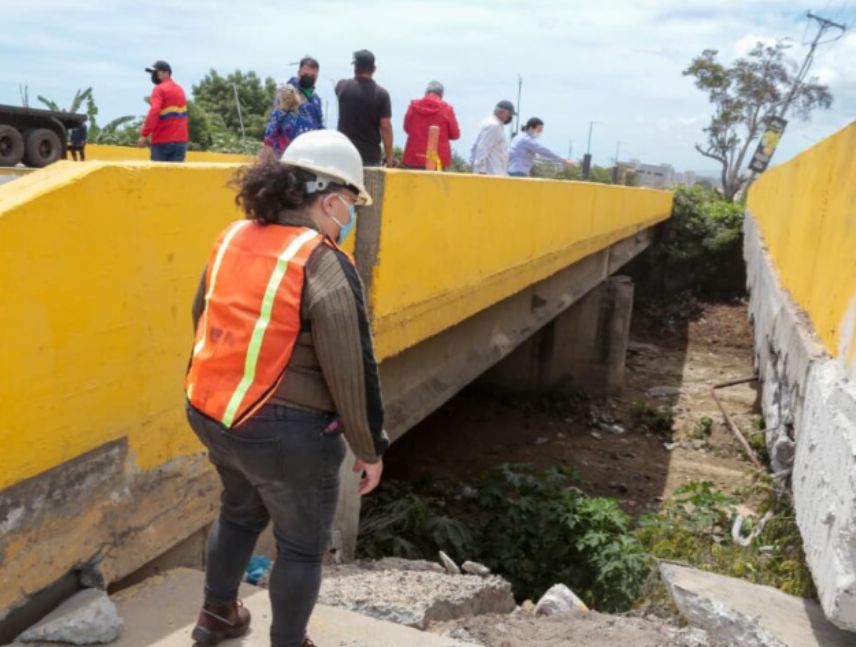 Ministerio del transporte inspecciona autopistas tras sismos
