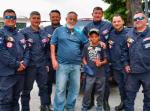 Moisés Calzadilla se reencontró con los rescatistas colombianos que le salvaron la vida tras los terremotos en Venezuela – AlbertoNews