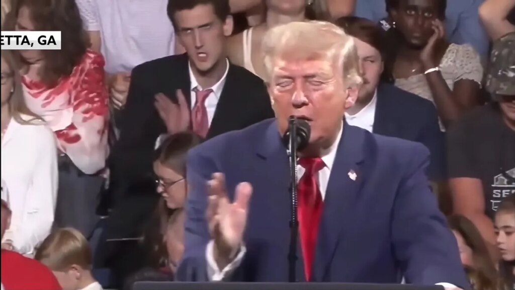 Momento insólito: imitador de Donald Trump se robó todas las miradas durante un acto de campaña en Georgia