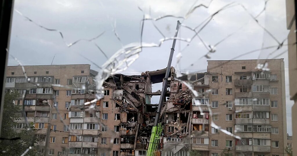 Mueren once personas y otras 46 resultan heridas en bombardeos de Rusia contra Kiev