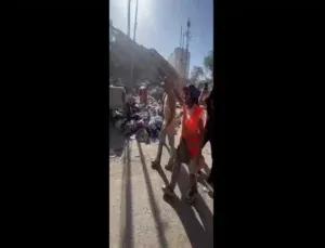 Nacho llega a La Guaira con maquinaria pesada para sumarse