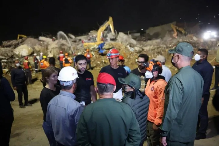 Nuevo balance oficial: Cifra de fallecidos ascendió a 4.930 tras lel doble terremoto del 24 de junio
