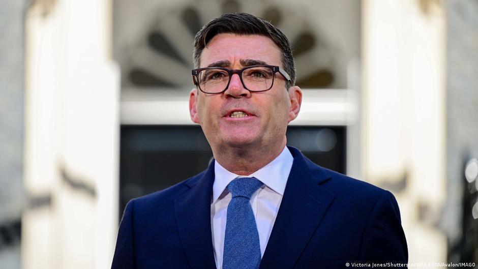 Nuevo primer ministro británico renueva el gabinete