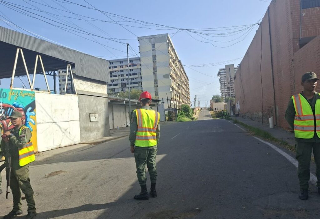 ONG denunció demolición de edificios en La Guaira