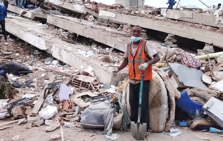 ONG exigen transparencia en planes de reconstrucción en Venezuela tras cumplirse un mes del doble terremoto