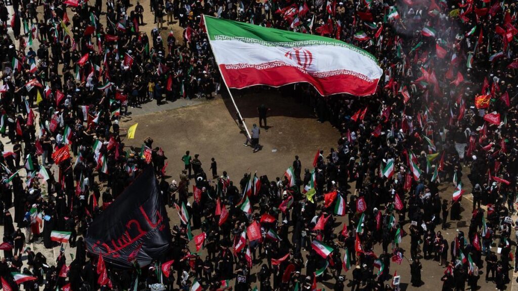 Cortejo fúnebre del difunto líder supremo iraní, el ayatolá Alí Jamenei.
