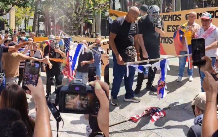 Simpatizantes chavistas rechazan la asistencia humanitaria y queman banderas de EEUU e Israel