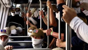 Patriot Front: quiénes son los supremacistas blancos que desfilaron enmascarados el 4 de julio en Washington | elperiodico.com