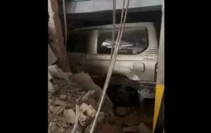 Perdió a su familia en medio de los terremotos en La Guaira y delincuentes acrecientan su dolor (VIDEO)