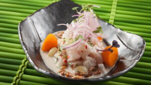 Perú da una lección a España: para hacer ceviche, se tiene que marinar el pescado justo en el momento de servir y con estos ingredientes