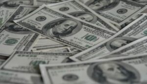 Precio del dólar del 6 de julio con incremento de más de 14 Bs