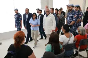 Presidenta (E) Delcy Rodríguez visitó el hospital móvil instalado por Qatar