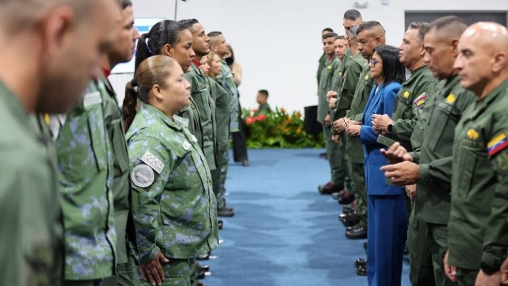 Presidenta (e) encabeza acto de ascensos militares de la Guardia de Honor Presidencial y Dgcim