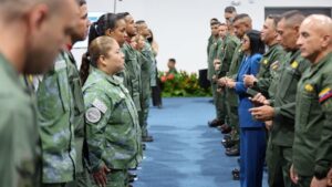 Presidenta (e) encabeza acto de ascensos militares de la Guardia de Honor Presidencial y Dgcim