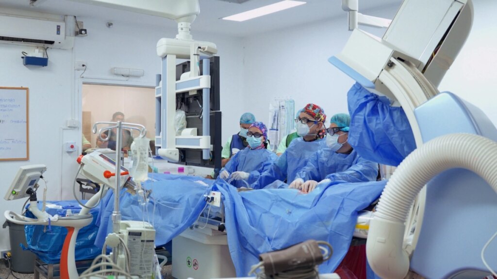 Primer implante de válvula pulmonar Harmony en Colombia: un avance que salva corazones sin cirugía abierta