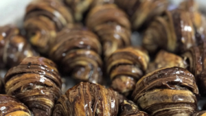 Qué es el rugelach, el dulce típico de Polonia que tiene hasta su propio día nacional