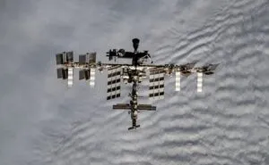 Regresa a la Tierra la nave Soyuz MS-28 con tres tripulantes