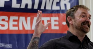 Renuncia Graham Platner, el candidato demócrata al Senado por Maine, por las acusaciones de agresión sexual