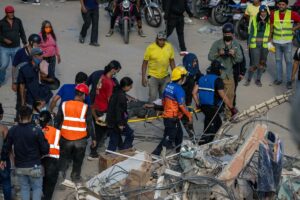 Respirar sin agitarse: así sobrevivió una mujer 48 horas bajo los escombros en Venezuela – AlbertoNews