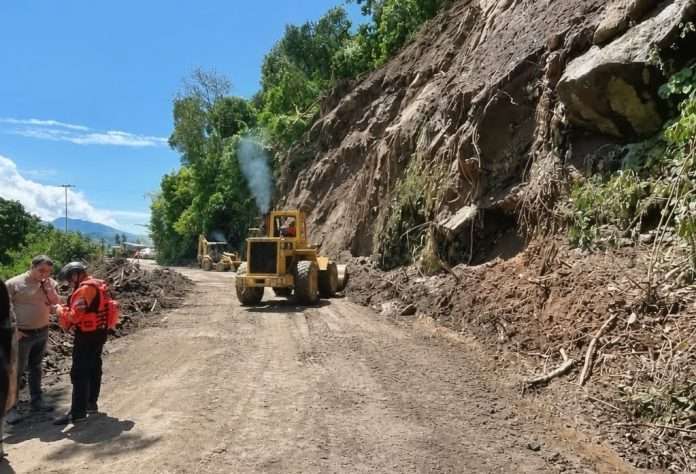 Restablecen paso entre Barinas y Mérida tras derrumbes