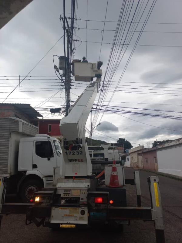 Restablecido el servicio tras 27 días a oscuras