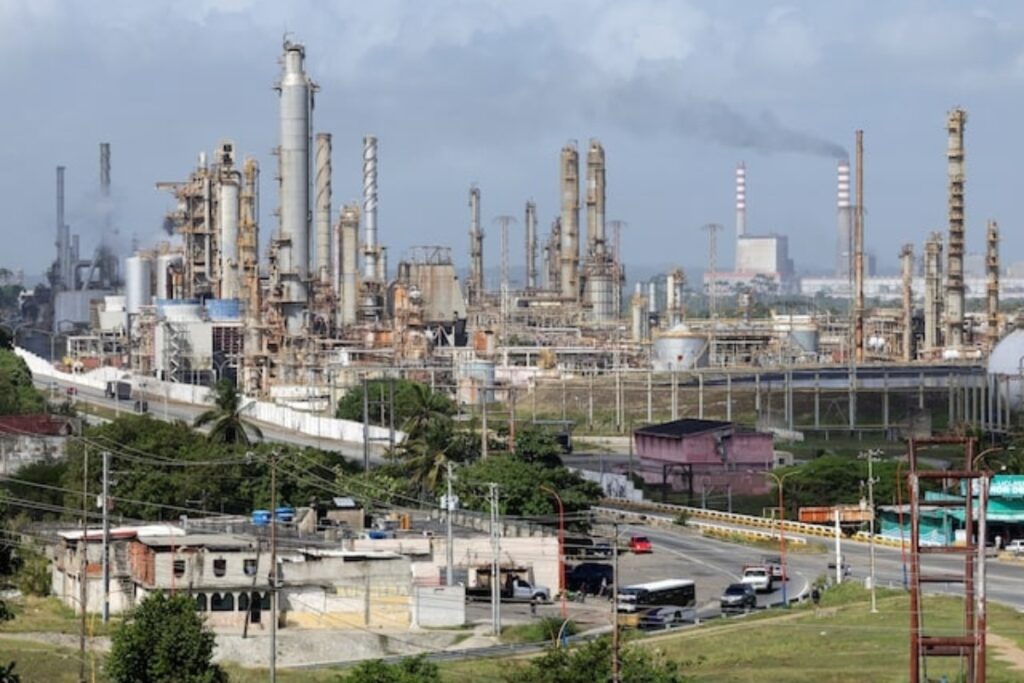 Reuters: Refinería El Palito reinició su unidad de craqueo catalítico