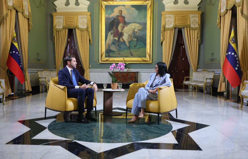 Rodríguez aplaude retorno de Venezuela al sistema financiero internacional
