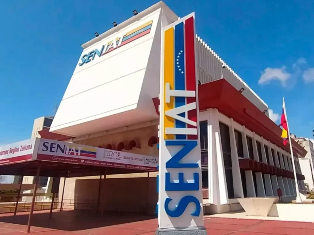Román Maniglia renueva la directiva del SENIAT -