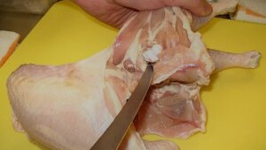 Rubén Martínez, carnicero: «El pollo amarillo siempre tiene menos grasa y está mejor alimentado generalmente»
