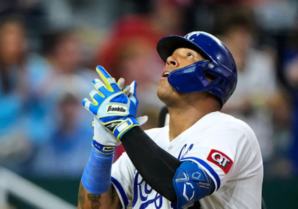 Salvador Pérez supera a George Brett como el máximo jonronero en la historia de los Reales de Kansas City