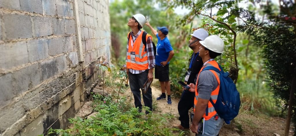 «Significa que necesitan ayuda»: Inspectores voluntarios de la UCV se enfrentaron a la tristeza de las etiquetas rojas en Carayaca