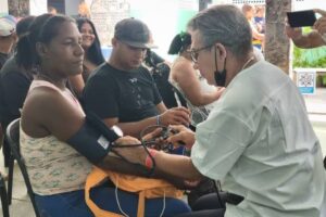 Superan las 157 mil atenciones médicas en La Guaira tras el doble sismo