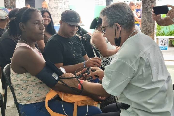 Superan las 157 mil atenciones médicas en La Guaira tras el doble sismo