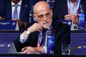 Tebas estalla contra la FIFA tras el ‘caso Balogun’: «Es la punta del iceberg de un modelo que deteriora la credibilidad del fútbol» | elmundo.es