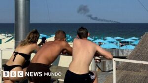 «Todo el mundo se queda en la playa mirando los misiles en el cielo»: el contraste de Odesa, el balneario de Ucrania con turismo de lujo y bombardeos diarios