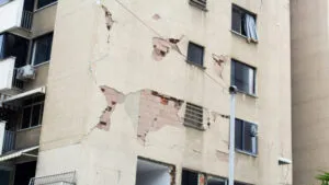 Trabajan en reparación de 18 edificios con clasificación amarilla en Aragua