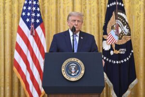 Trump amenaza a Irán con hacerle «pagar» por la muerte de soldados estadounidenses – AlbertoNews