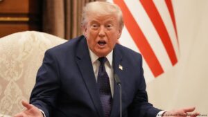 Trump dice que Estados Unidos volverá a negociar con Irán