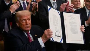 Trump ganó casi USD 1.200 millones en criptomonedas en 2025