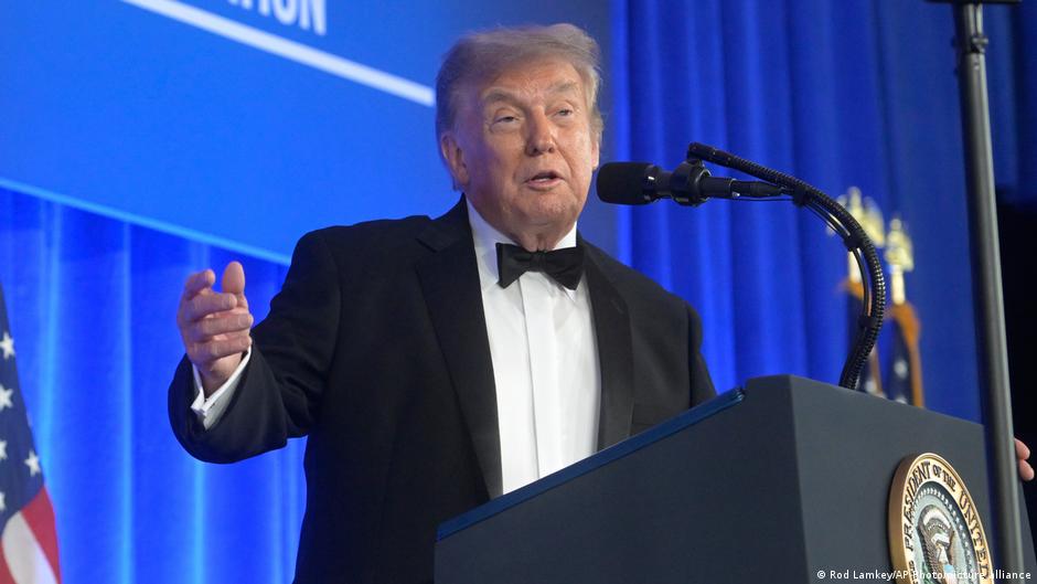 Trump llega a cena de corresponsales tras presunto atentado