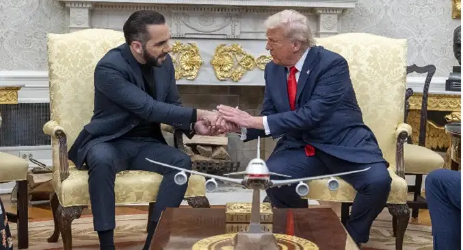 Trump recibe a Bukele en la Casa Blanca para encuentro privado