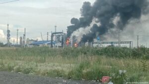 Ucrania ataca refinería y depósitos de combustible en Rusia
