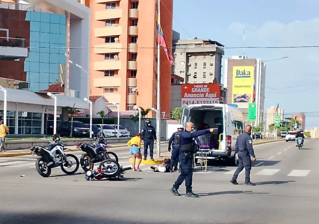 Un motorizado herido dejó accidente en 5 de Julio la tarde de este Mar-21 -
