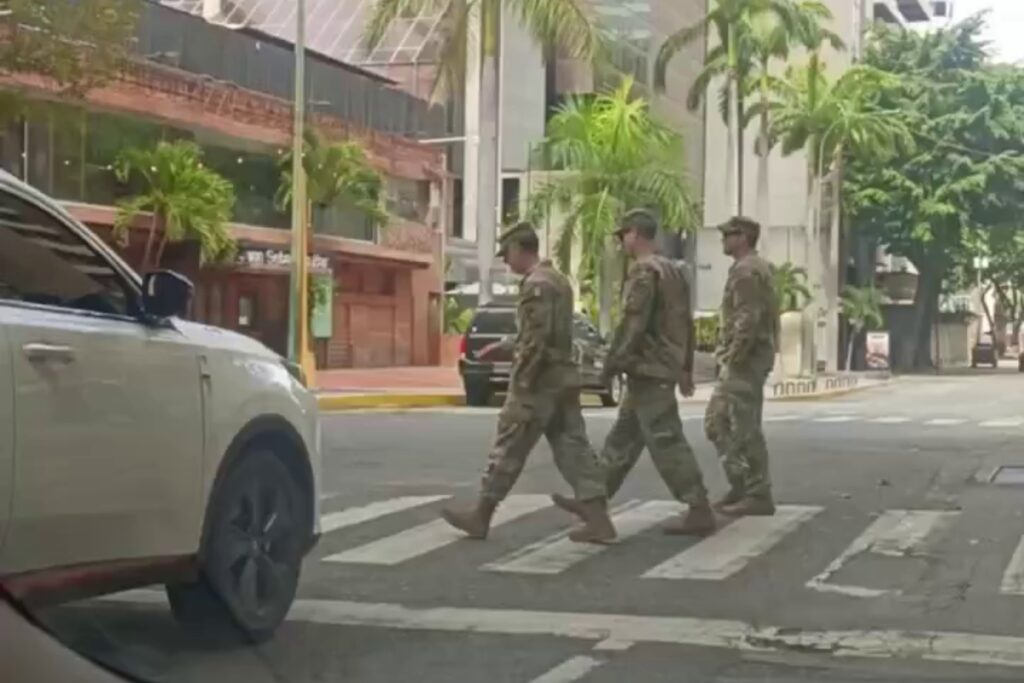 Una imagen inédita sacudió Caracas: así fueron vistos militares de EEUU en El Rosal (VIDEO)