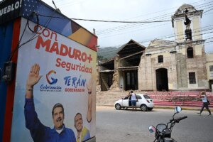 Una mujer increpa a ‘Nicolasito’ Maduro en La Guaira: «¡Todos ustedes tienen que ir presos! ¡Perdí a una hija, esto fue responsabilidad suya!» | elmundo.es
